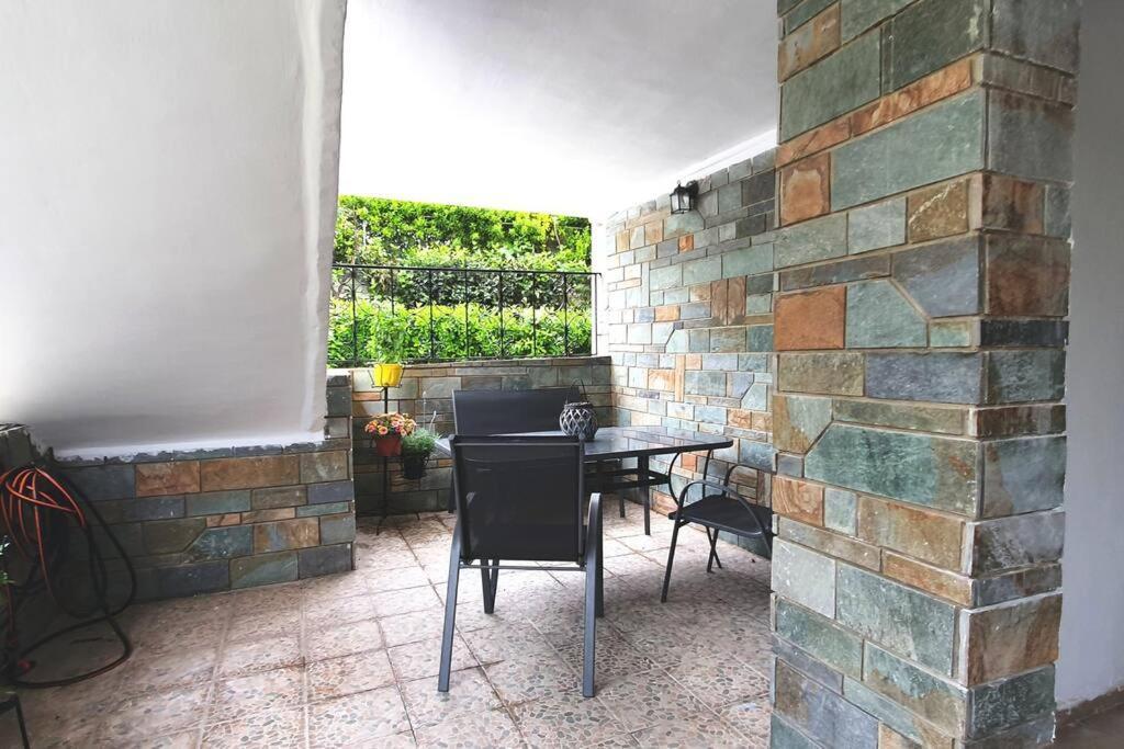 Vacation Studio Oropos Nea Palatia Bagian luar foto